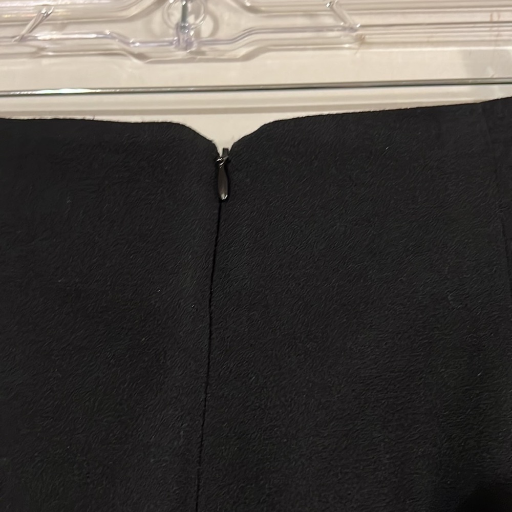 Laura Madrigano black 100% wool gabardine. Back hidden zip closure   Fully lined - Picture 5 of 7